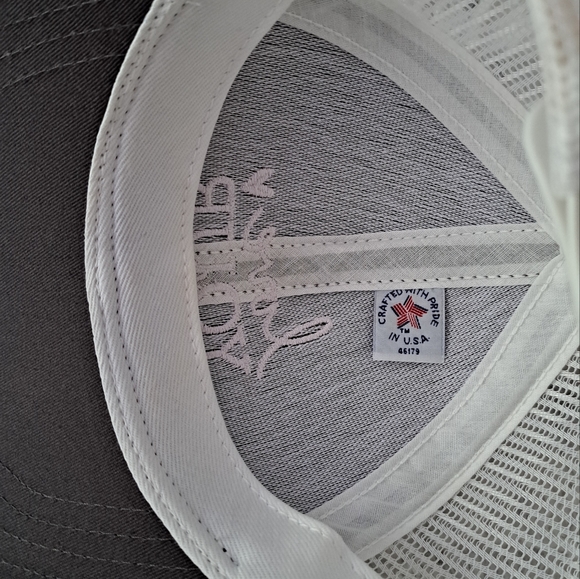 Love Your Melon women's snap back mesh gray white adjustable baseball cap. - Picture 8 of 8